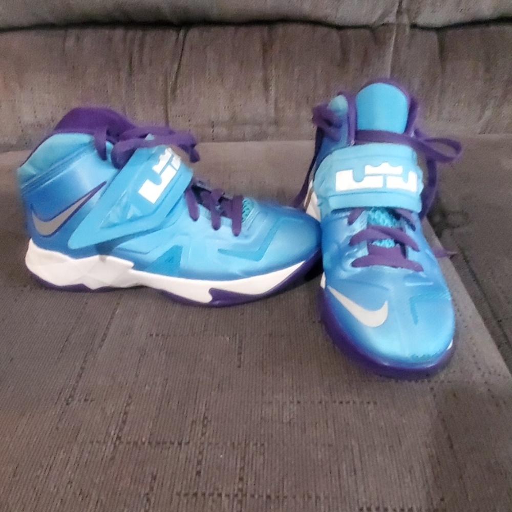 Nike lebron soldier 7